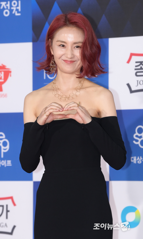 레드헤어 이미지