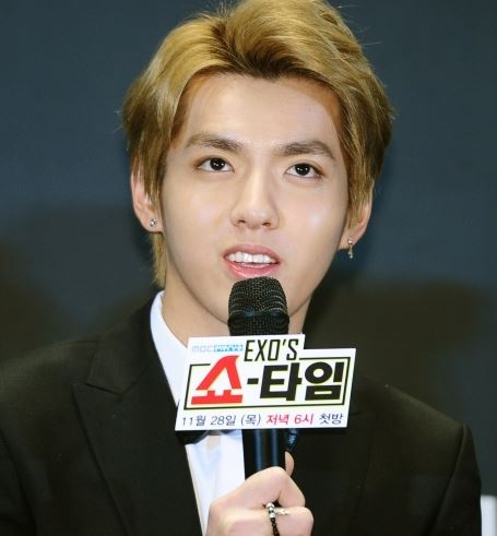 그룹 르세라핌 김채원이 24일 오후 서울 고척스카이돔에서 열린 2022 SBS 가요대전 레드카펫에서 포즈를 취하고 있다. [사진=김성진 기자]