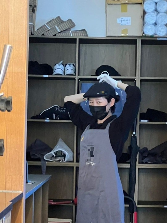 김새론이 카페에서 아르바이트 중인 사진을 공개했다. [사진=김새론 SNS]
