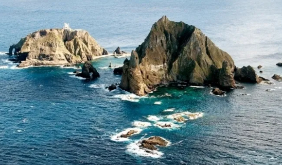  다카이치 사나에(왼쪽) 일본 총리와 시진핑 중국 국가 주석. [사진=연합뉴스]