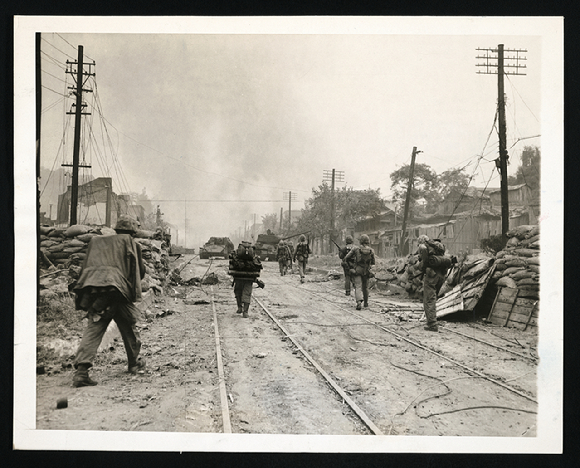 남산에서 바라본 서울 전경(1884-1885), 조지 C, 포크 컬렉션. [사진=서울역사박물관]