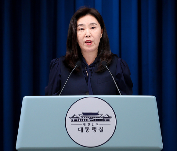 강유정 대통령실 대변인이 9일 서울 용산 대통령실에서 이날 열린 국무회의와 차관급 인선 관련 브리핑을 하고 있다. 2025.9.9 [사진=연합뉴스]