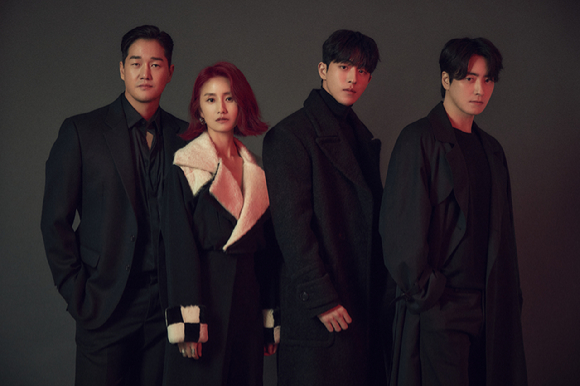 배우 남주혁이 디즈니+ '비질란테' 화보 촬영에서 포즈를 취하고 있다. [사진=월트디즈니 컴퍼니 코리아]