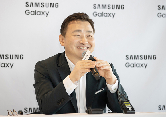 지난 2월 1일(현지시간) 미국 샌프란시스코 체이스 센터에서 삼성전자 MX사업부장 노태문 사장이 국내 기자들과 만나 '갤럭시 S23'의 판매 전략과 스마트폰 사업 전망에 대해 이야기 하고 있다. [사진=삼성전자]