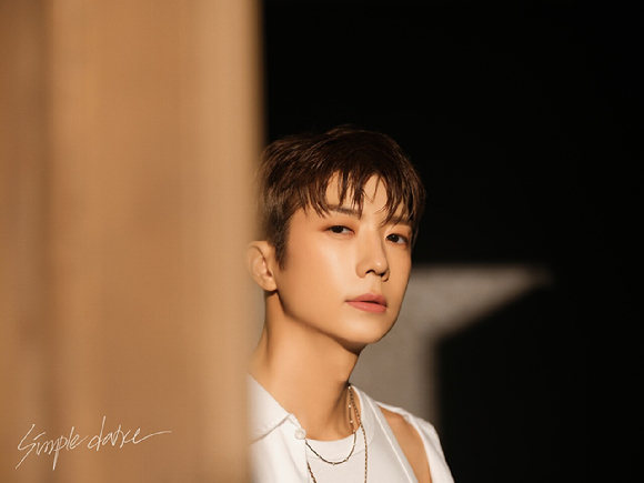 장우영 콘셉트 포토 [사진=JYP엔터테인먼트]