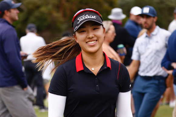 지난 2015년부터 3년 동안 여자골프국가대표 상비군으로 활동안 윤민아가 지난 29일 호주에서 열린 남녀 혼성대회인 TPS 빅토리아 챔피언십에서 우승을 차지했다. 그는 호주에서 두 번째, 전 세계로는 3번째로 혼성대회에서 우승을 한 여자선수가 됐다. [사진=호주골프협회·윤민아 선수 본인 제공]