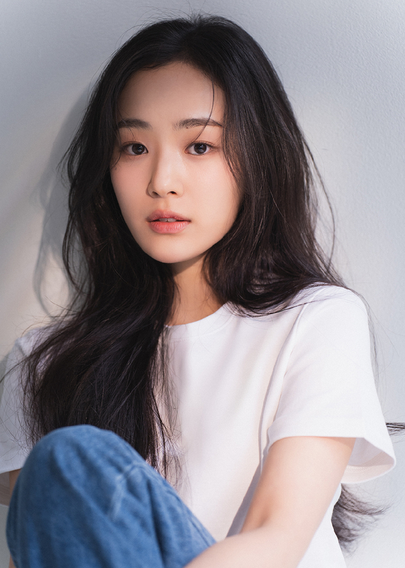 공원소녀 출신 이서영이 앤피오엔터테인먼트와 전속계약을 체결했다. [사진=앤피오엔터테인먼트]
