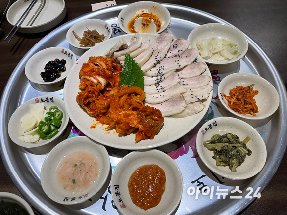 오봉집 보쌈 [사진=원성윤 기자]