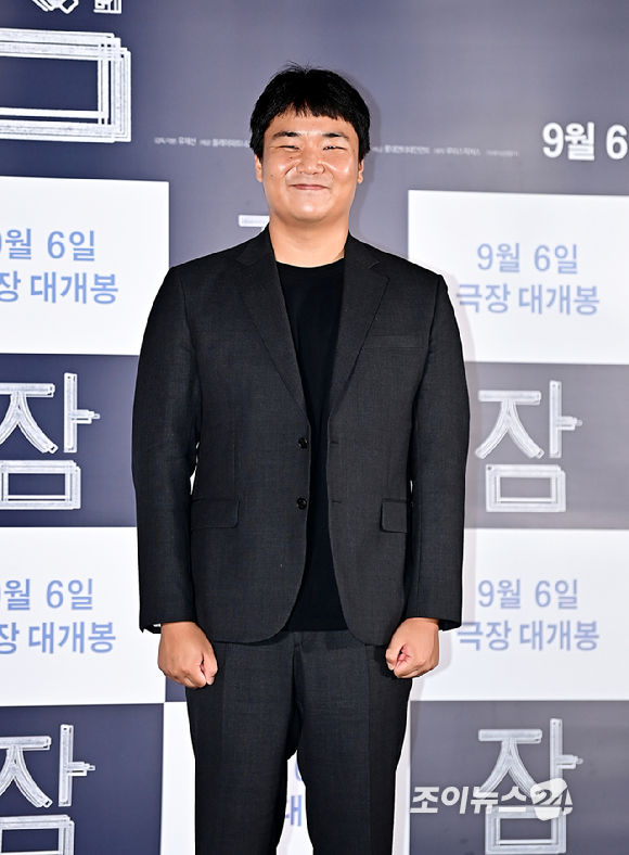 배우 이선균, 정유미, 유재선 감독이 18일 오후 서울 광진구 롯데시네마 건대입구에서 열린 영화 '잠' 언론시사회에서 포토타임을 갖고 있다. [사진=곽영래 기자]