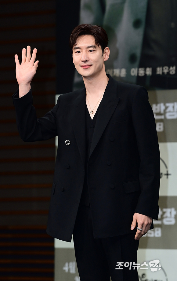 배우 최우성-이제훈-이동휘-윤현수가 18일 오후 서울 마포구 상암동 MBC에서 열린 MBC 새 금토드라마 '수사반장 1958' 제작발표회에 참석하고 있다. [사진=정소희 기자]