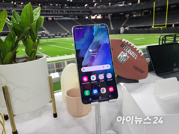 지난 2월 1일(현지시간) 미국 샌프란시스코 체이스 센터에서 삼성전자 MX사업부장 노태문 사장이 국내 기자들과 만나 '갤럭시 S23'의 판매 전략과 스마트폰 사업 전망에 대해 이야기 하고 있다. [사진=삼성전자]