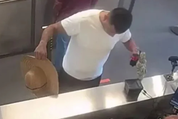 한 남성이 멸종위기종 앵무새를 속옷 안에 숨겨 미국 국경을 넘으려다 당국에 발각됐다. 사진은 본 기사 내용과 무관. [사진=픽사베이]