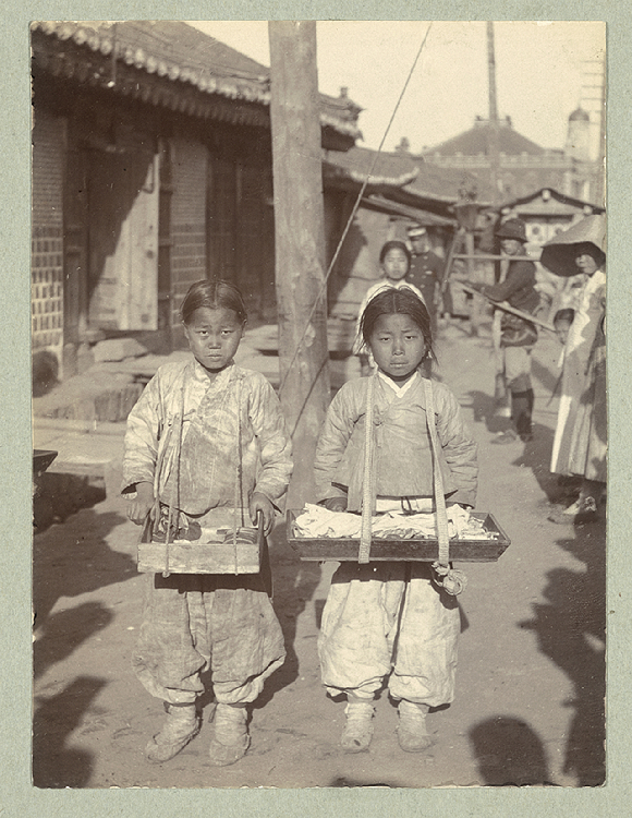 남산에서 바라본 서울 전경(1884-1885), 조지 C, 포크 컬렉션. [사진=서울역사박물관]