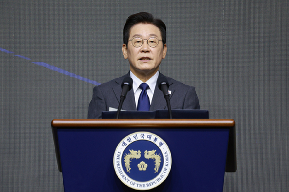 이재명 대통령이 20일 경기 고양시 킨텍스에서 열린 서울 ADEX 2025 개막식에서 축사하고 있다. 2025.10.20 [대통령실통신사진기자단] [사진=연합뉴스]