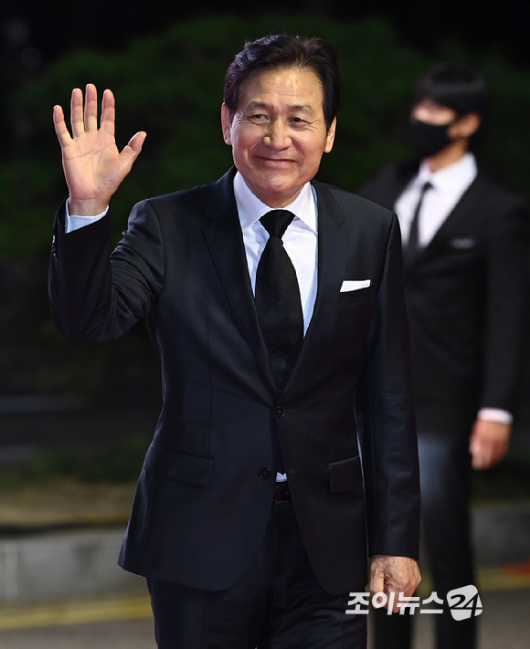 [상반기 결산]③ '韓영화의 역사' 안성기 별세, 눈물로 떠나보낸 '국민...